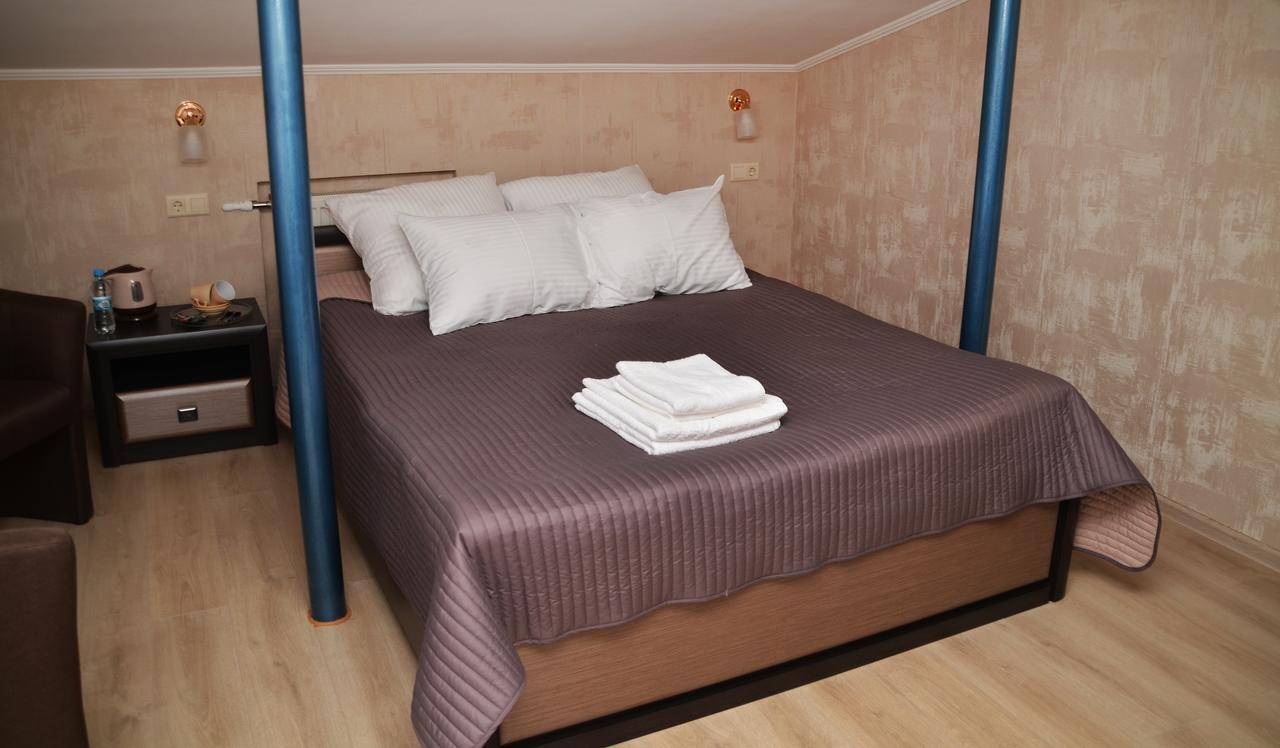Centralnyi Hotel Poltava Eksteriør billede